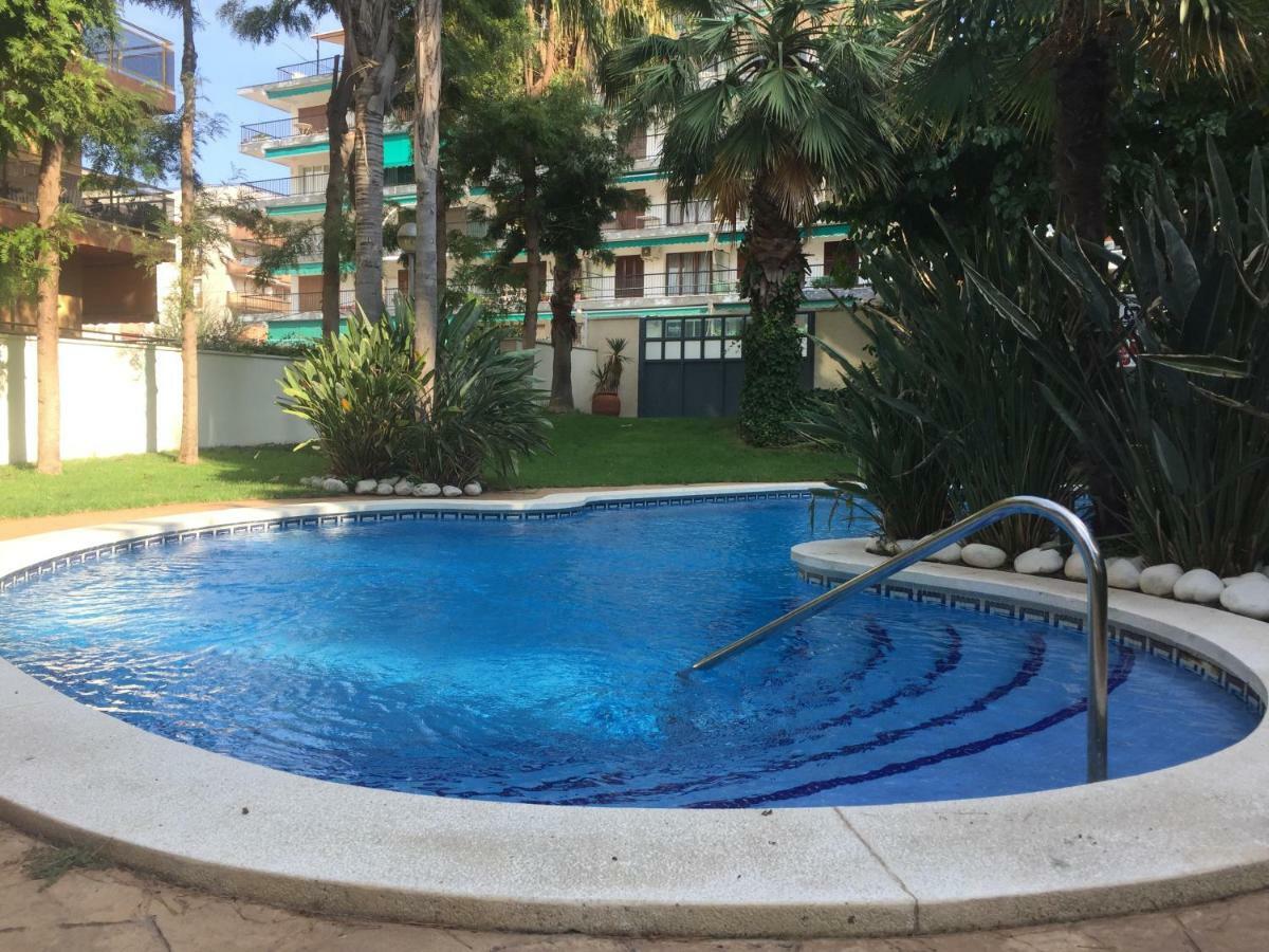 Apartamento En Playa Capellans サロウ エクステリア 写真